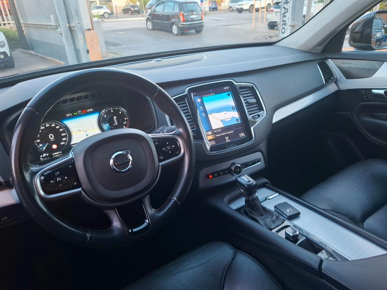 Volvo XC 90 XC90 D5 AWD Geartronic 7 posti Momentum