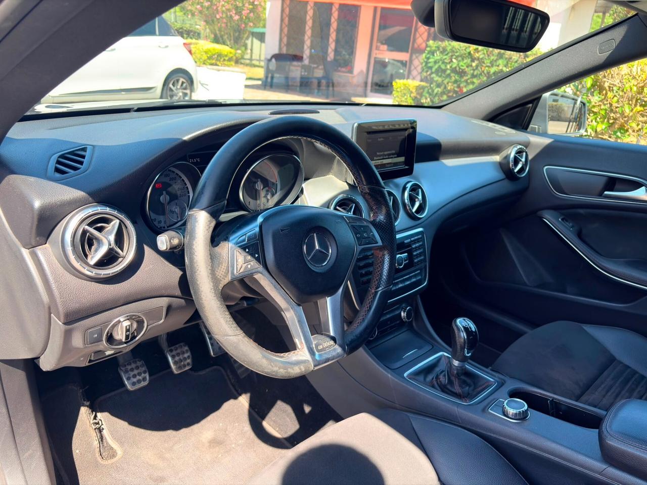 Mercedes-benz CLA 200 Premium