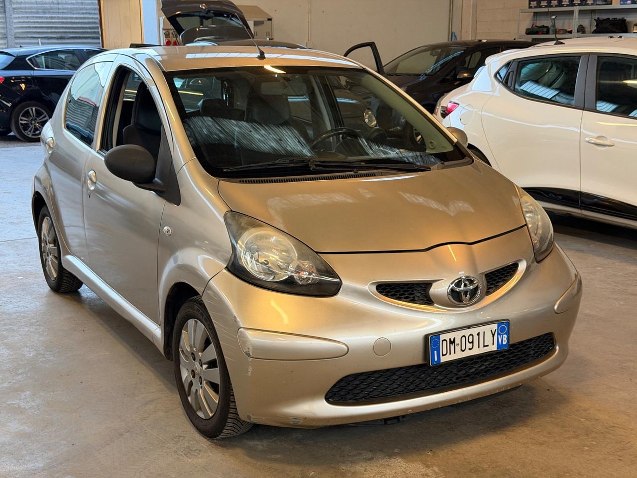Toyota Aygo 1.0 12V VVT-i 5 porte Sound