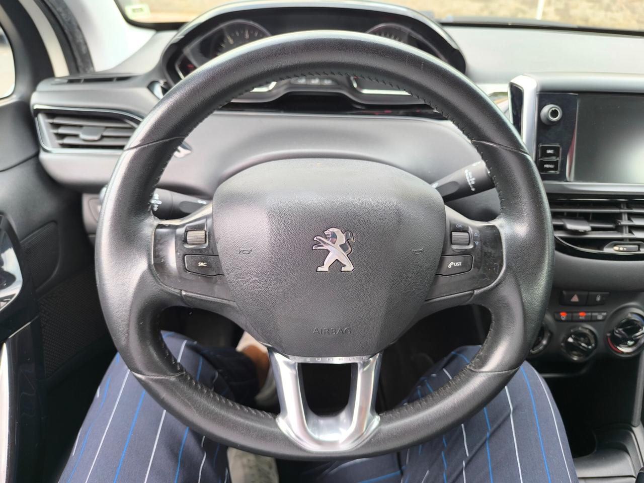 Peugeot 208 1.4 HDi 68 CV 5 porte Allure