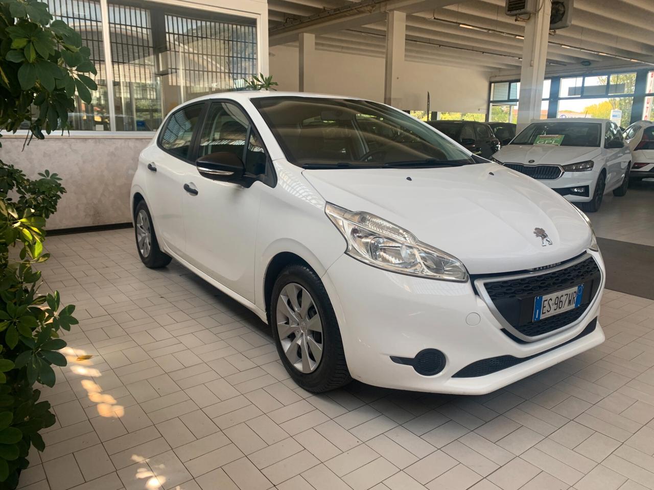 Peugeot 208 1000 benzina 68 cv 5 porte Active ok neo patentati