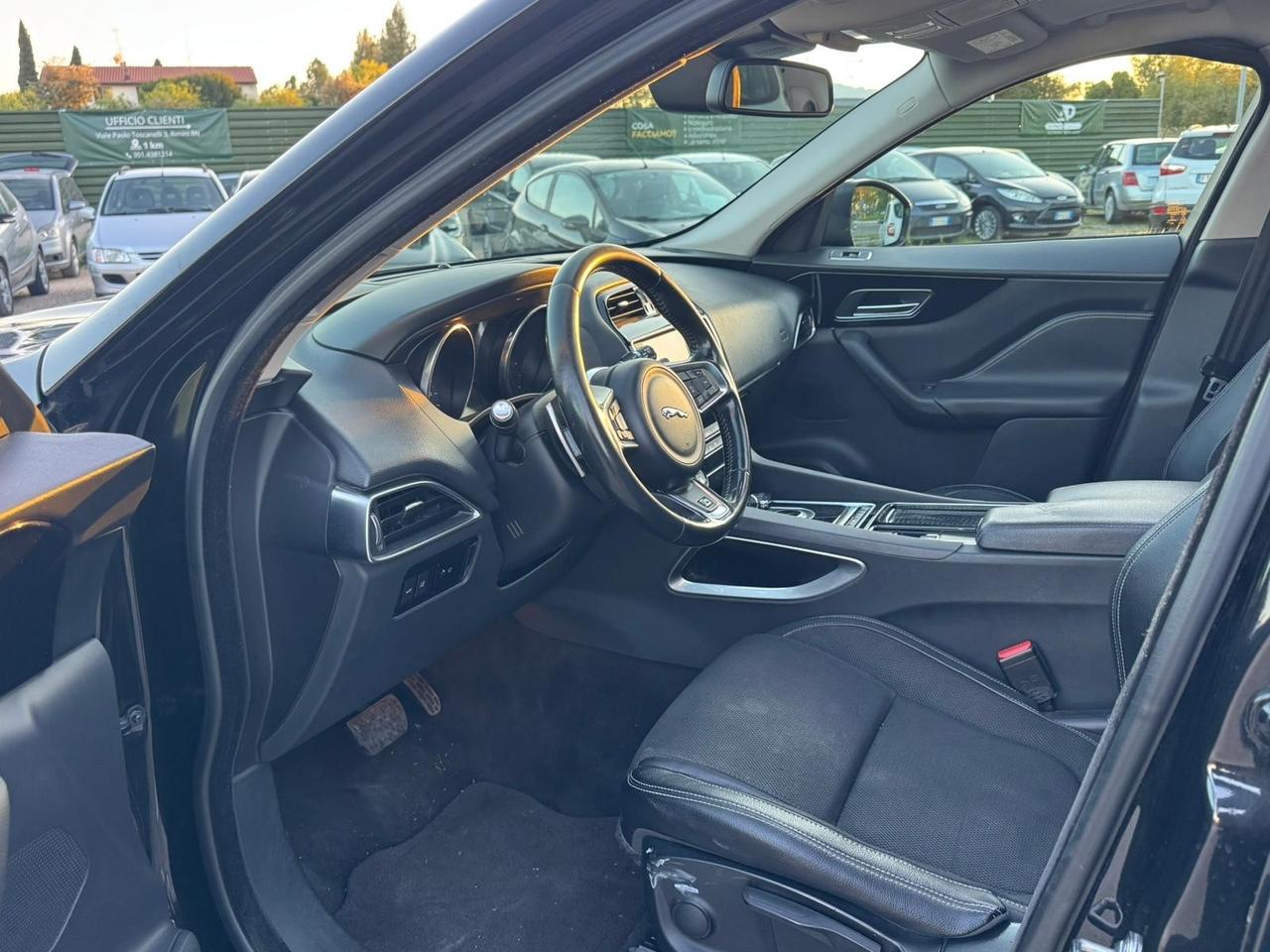 Jaguar F-Pace 2.0 D 180 CV AWD aut. R-Sport