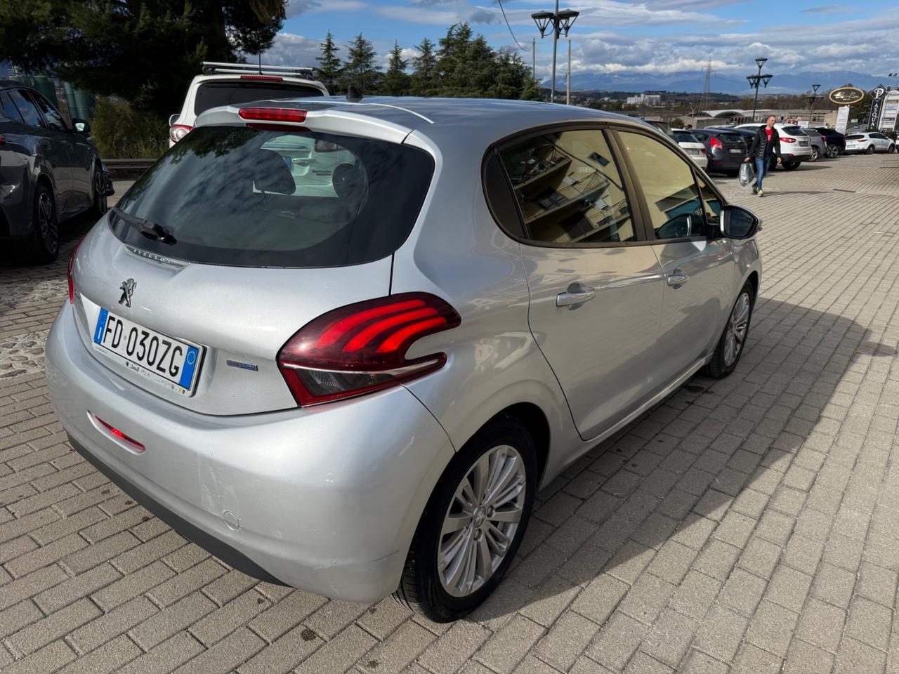 Peugeot 208 neopatentati