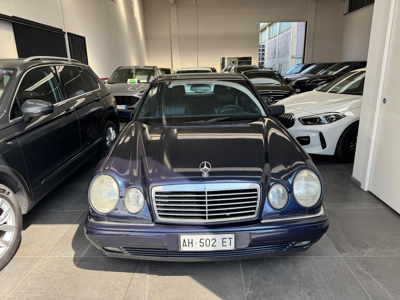 Mercedes-benz E 200 E 200 cat Classic