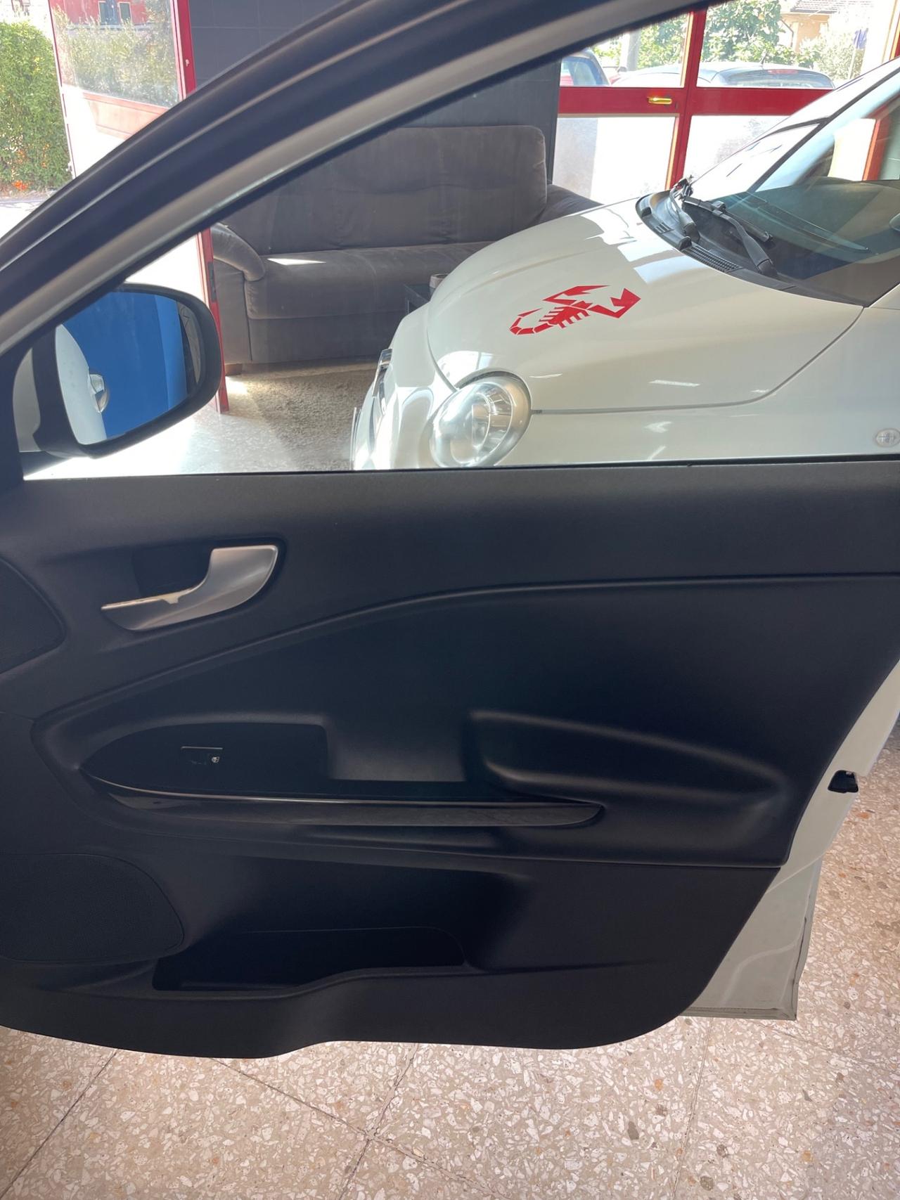 Alfa Romeo Giulietta 1.6 JTDm-2 105 CV Distinctive
