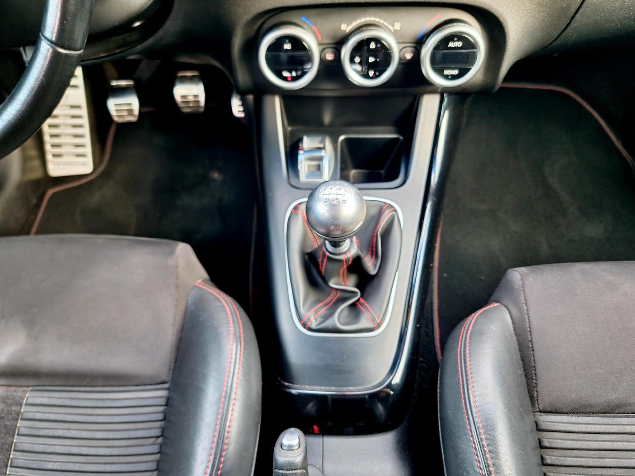 Alfa Romeo Giulietta 1.4 Turbo MultiAir Distinctive 2010-E5 Manuale