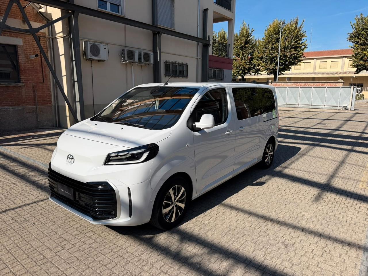 Toyota Proace Verso 2.0D 177 CV L1 Medium A/T D Executive