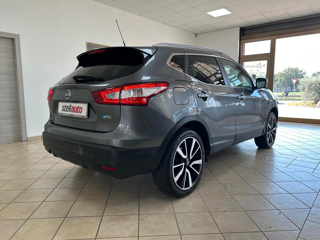 Nissan Qashqai 1.6 dCi 2WD Tekna *SERVICE NISSAN*