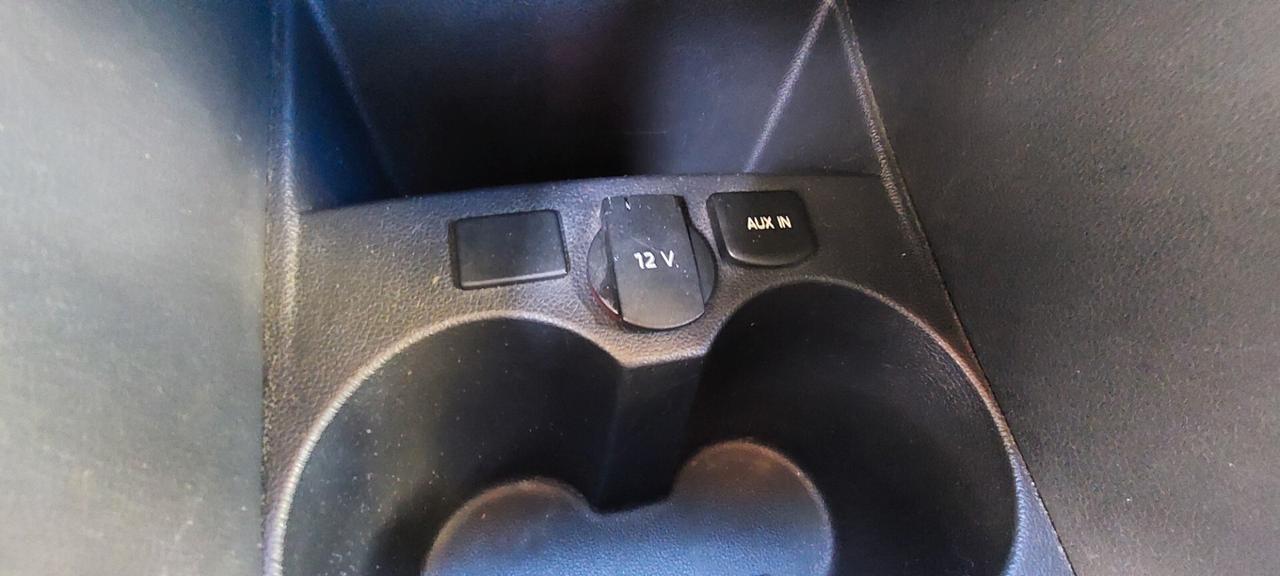 POLO 1,6 DIESEL 90 CV TELEFONO SENSORI COMANDI AL VOLANTE LEGA IMPECCABILE X NEOPATENTATI