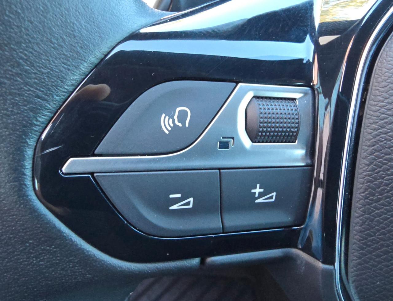 Peugeot 3008 BlueHDi 130 S&S EAT8 Active Pack