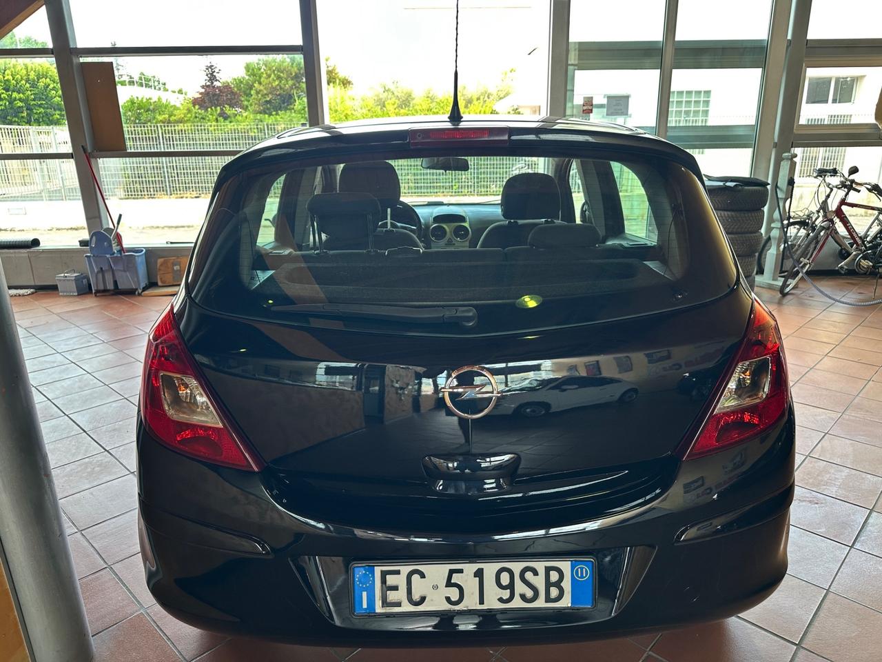 Opel Corsa 1.2 5 porte Cosmo cambio automatico