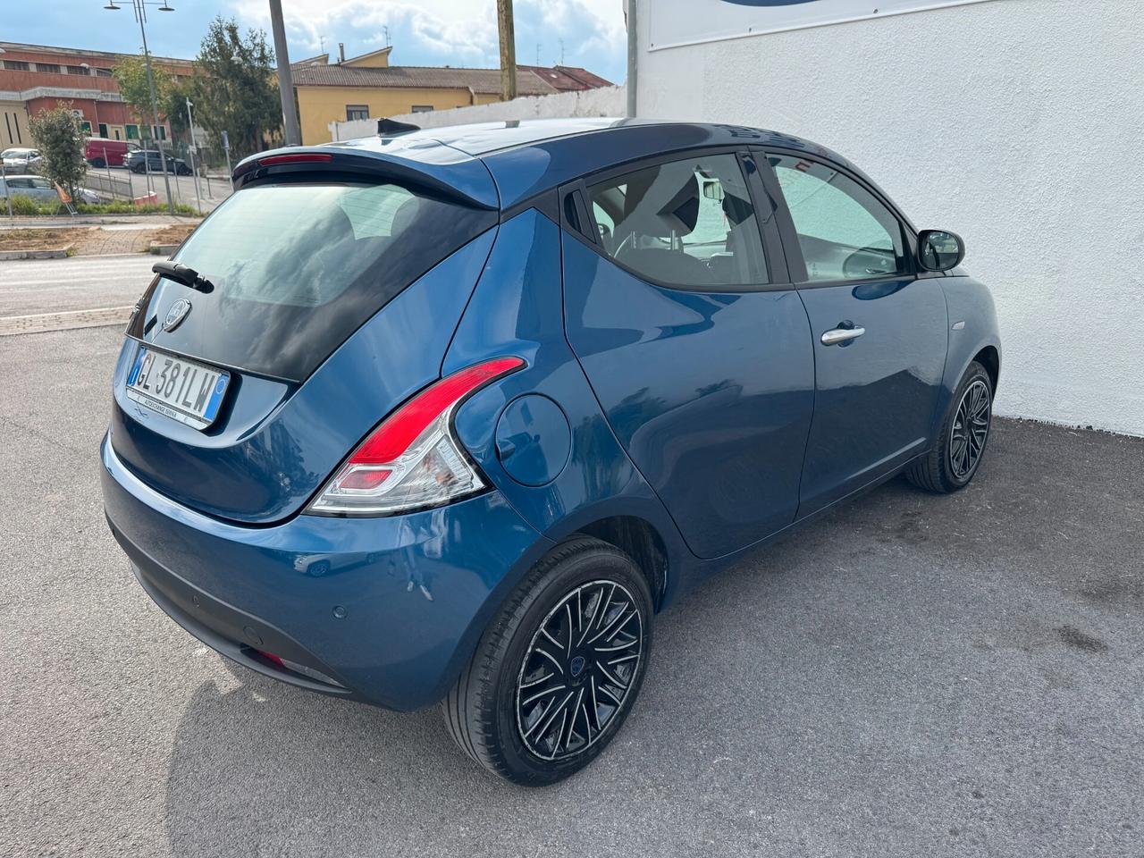 Lancia Ypsilon 1.0 FireFly 5 porte S&S Hybrid Gold