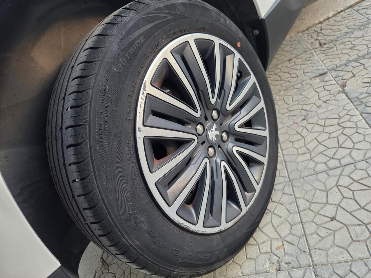 PEUGEOT 2008 1.6 e-HDi 92CV S&S ALLURE UNICO PROPR
