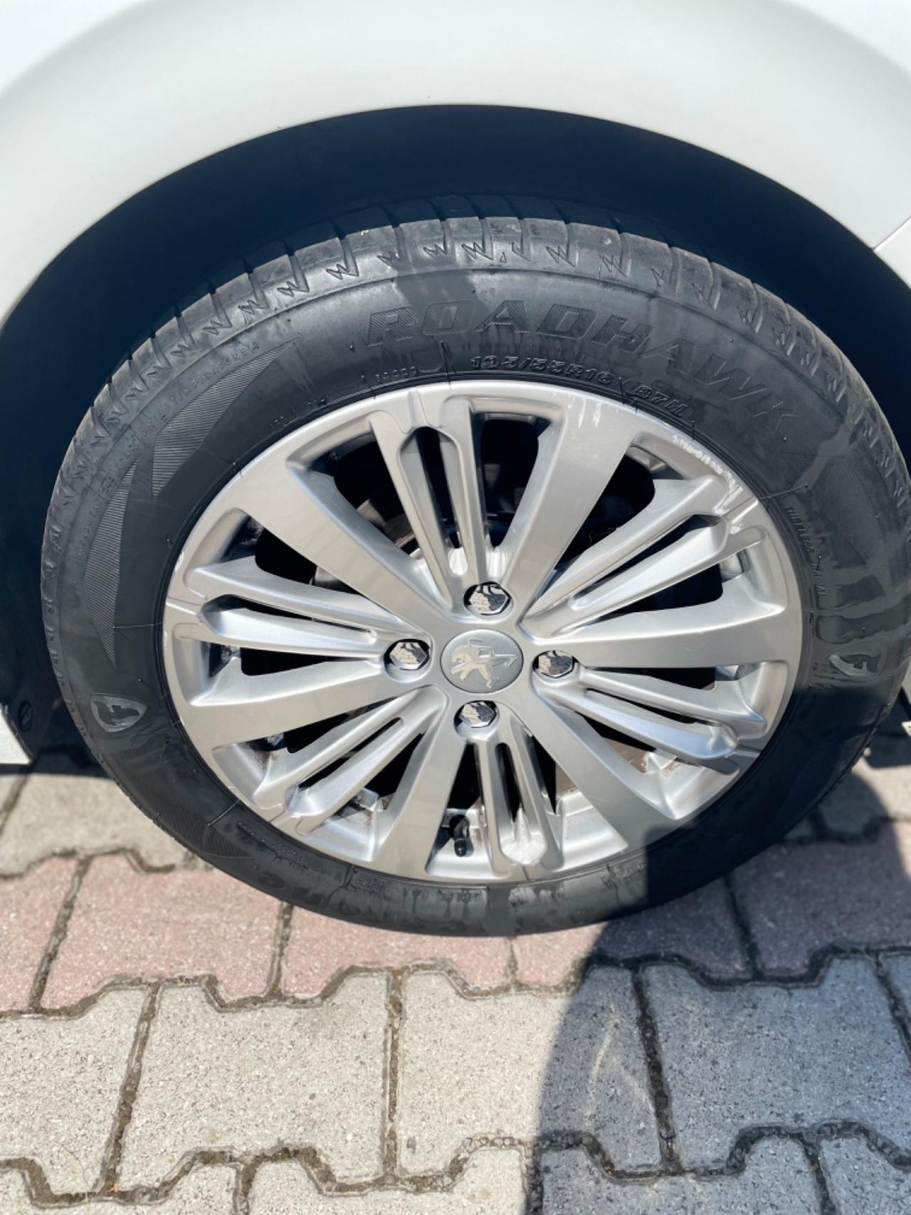 Peugeot 208 PureTech 82 5 porte Access