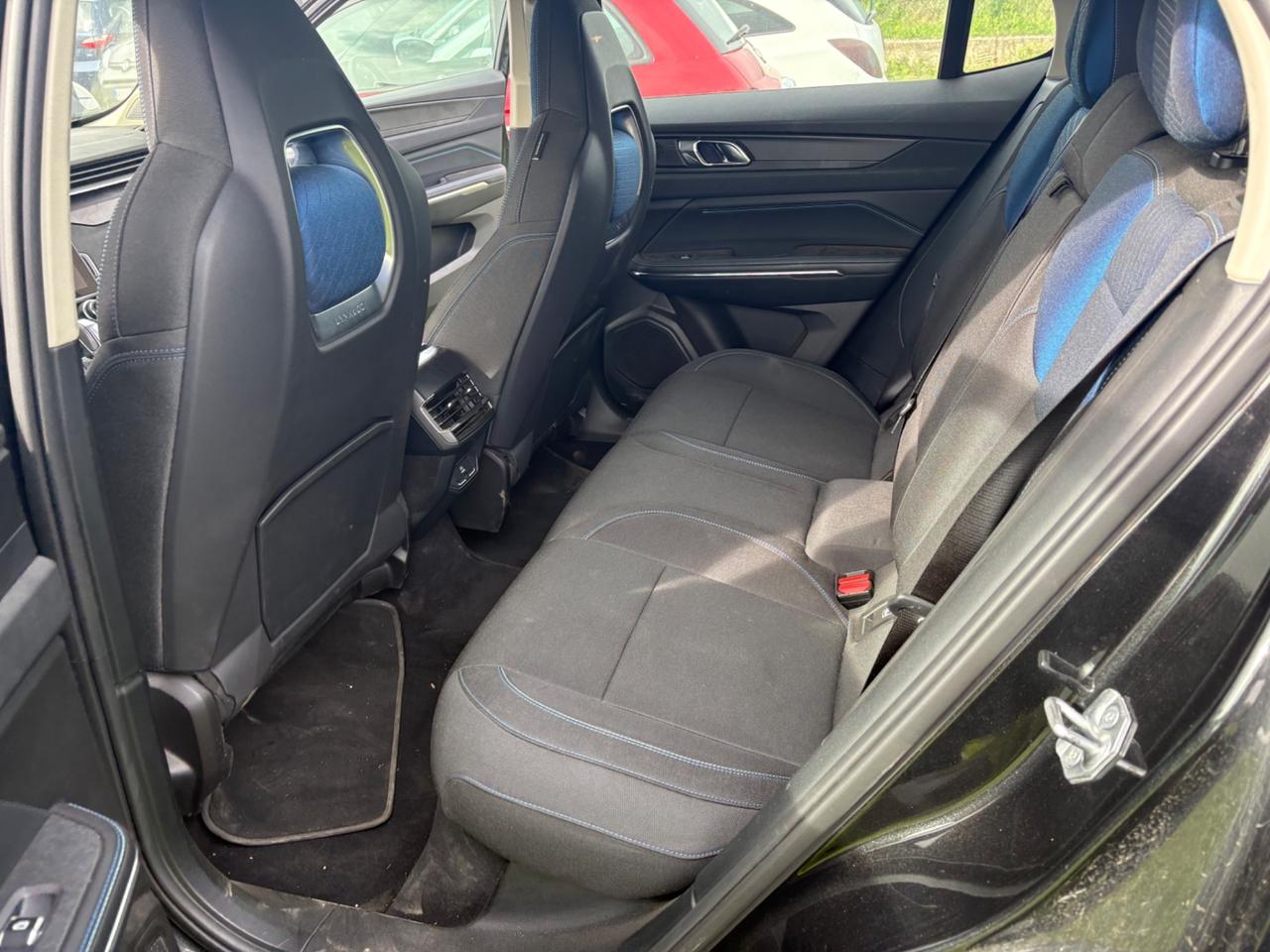 Lynk&co 01 HEV GUASTA