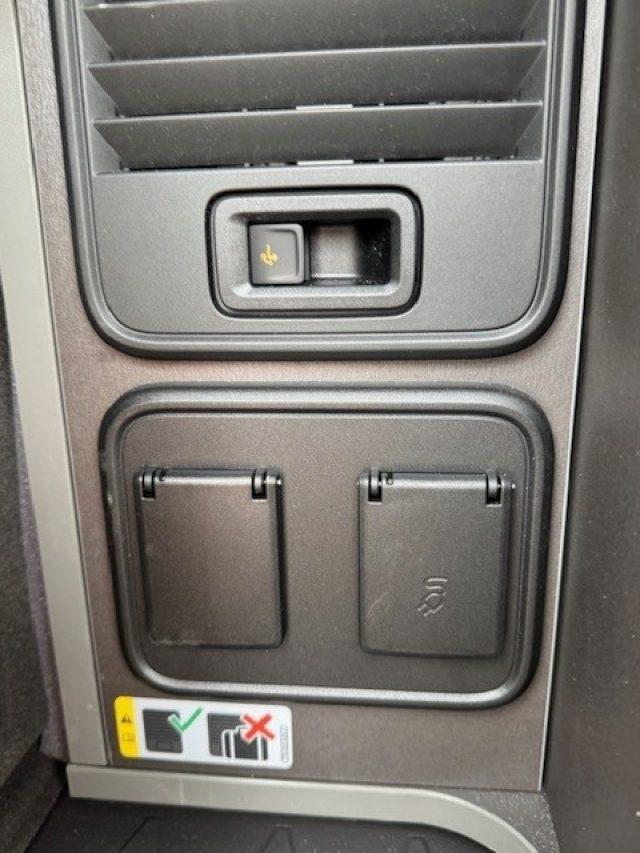 VOLKSWAGEN California T7 2.0 TDI 150 CV DSG Beach Camper Gancio LED