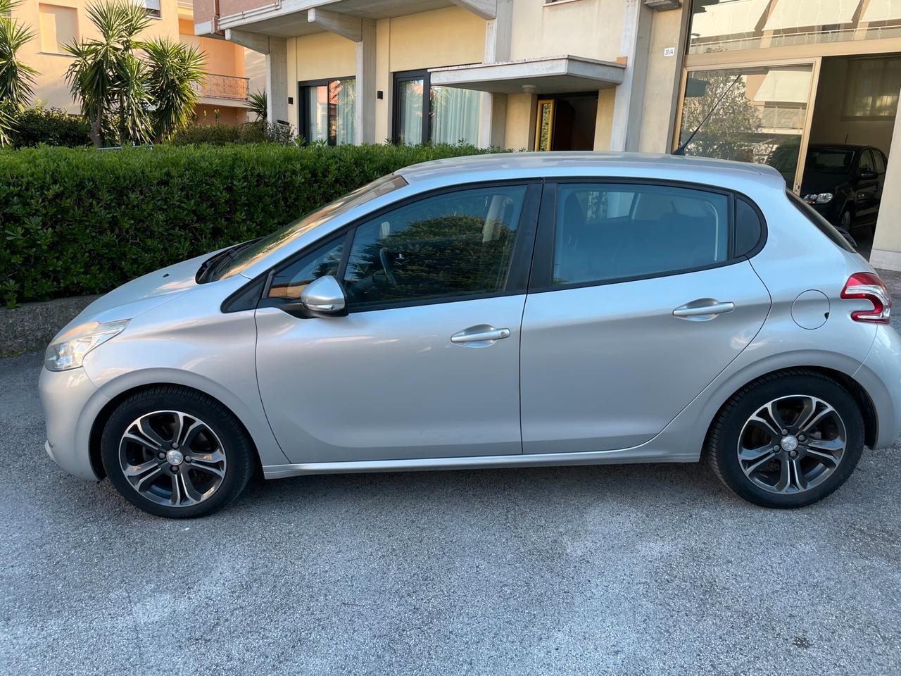 Peugeot 208 1.4 VTi 95 CV 5p. GPL Allure
