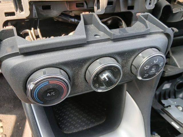 TOYOTA Yaris 1.0 5 porte