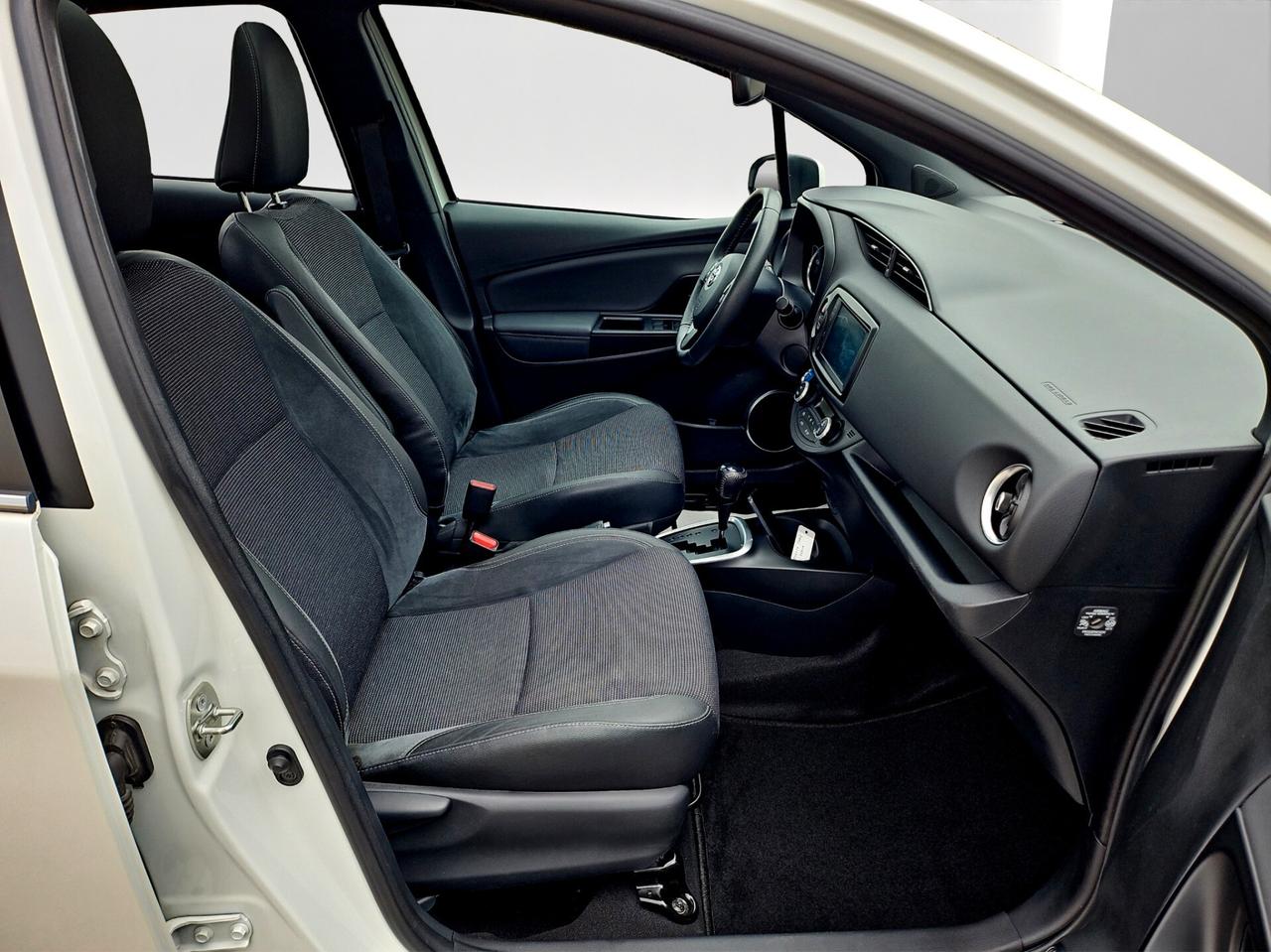 Toyota Yaris 1.5 Hybrid 5 porte Style FULL NEOPATENTATI
