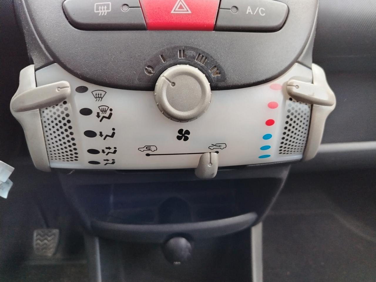 Toyota Aygo 1.0 12V VVT-i 5 porte Active Connect