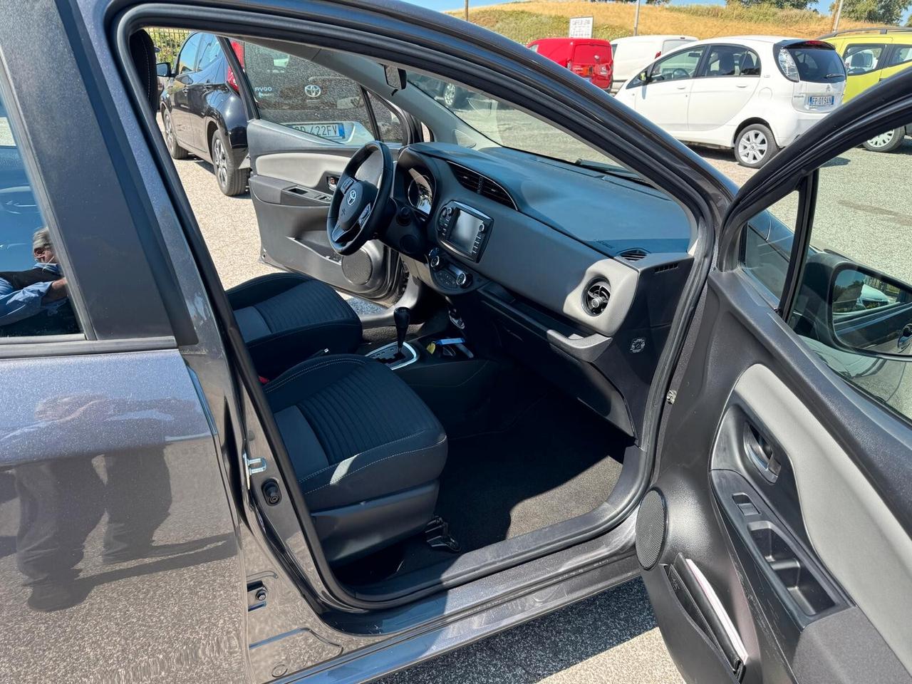 Toyota Yaris 1.5 Hybrid 5 porte Cool PREZZO REALE