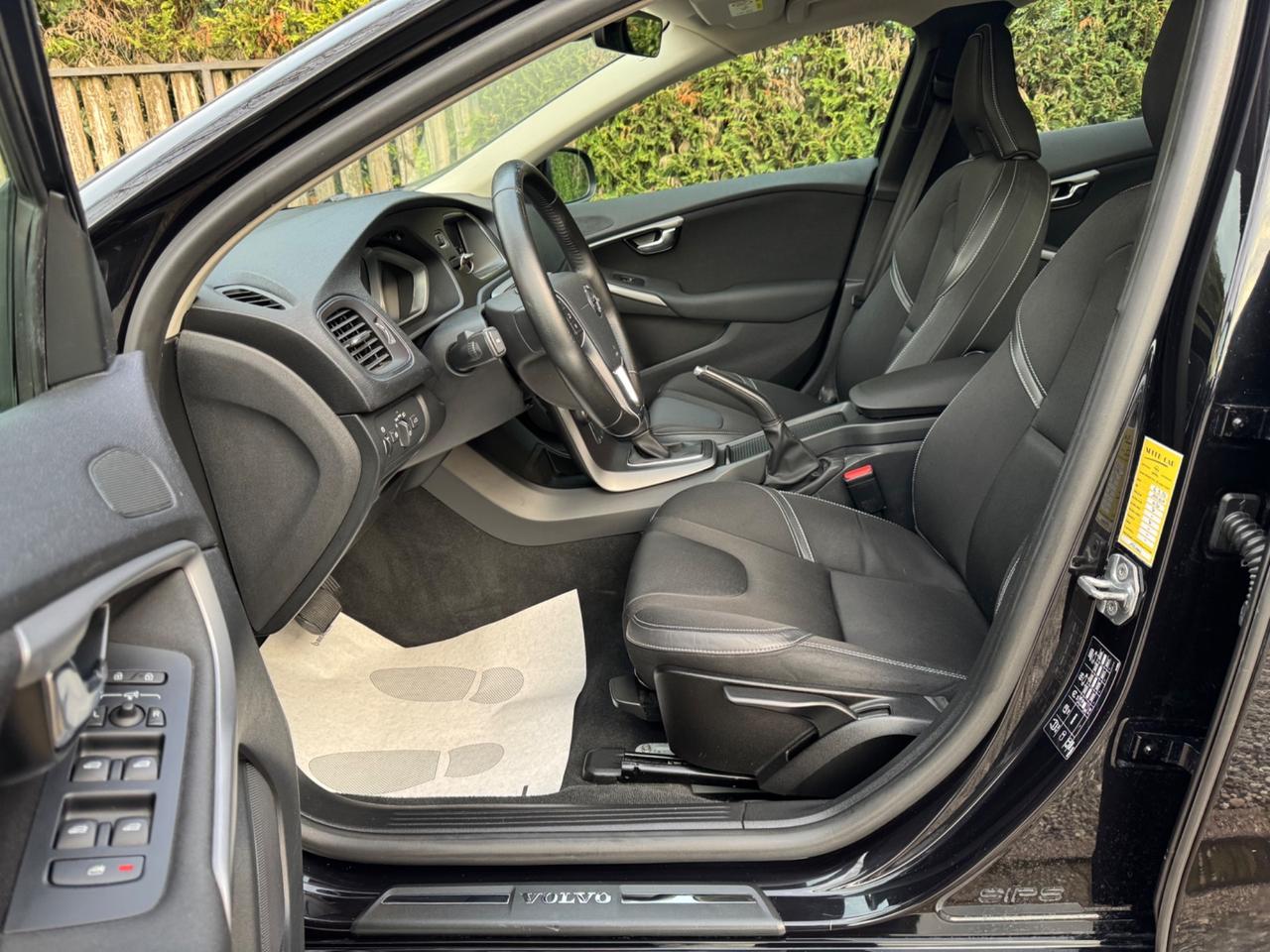 Volvo V40 D2 Geartronic Business Plus