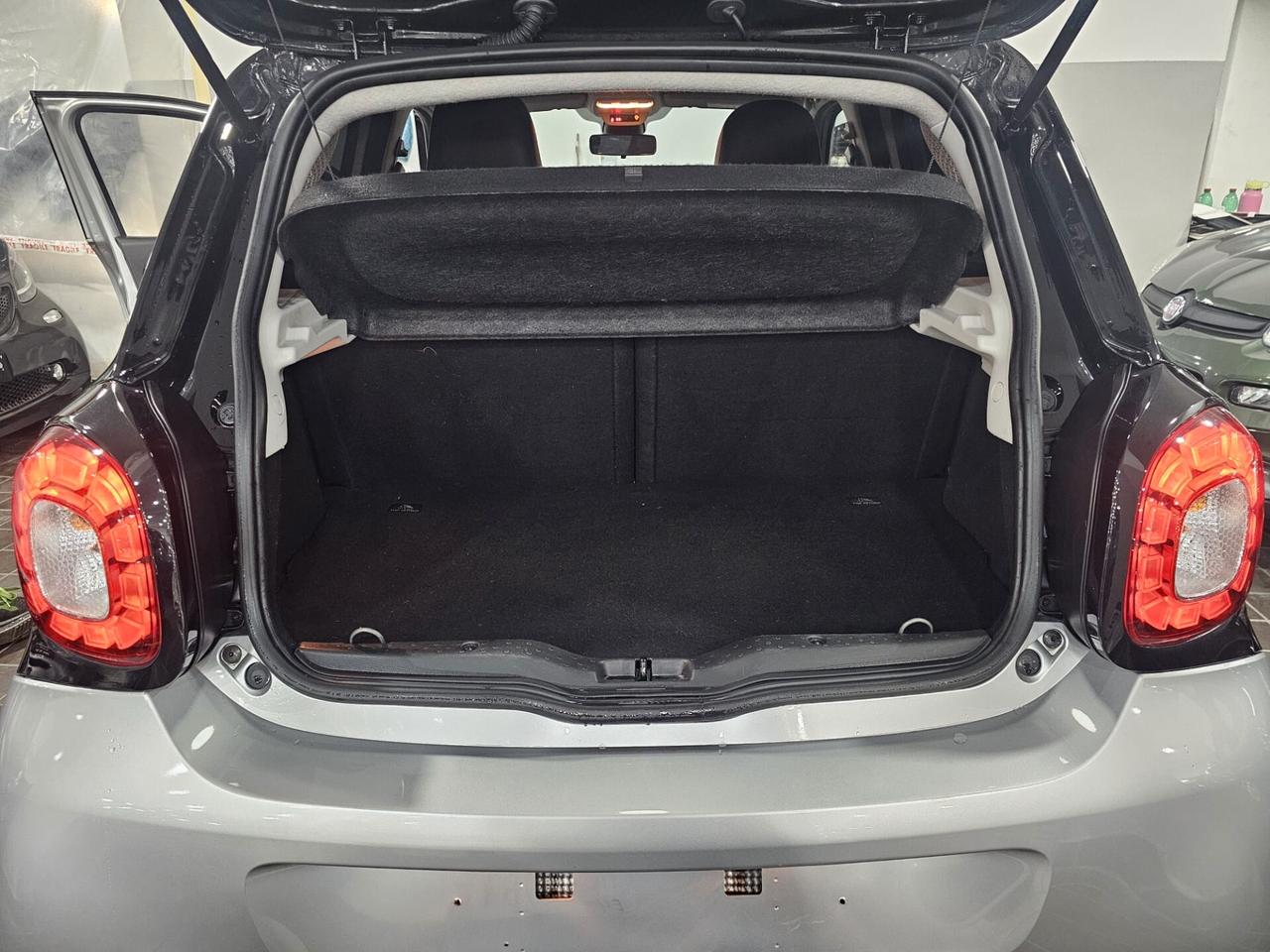 NUOVA SMART FORFOUR BRABUS STYLE EXCLUSIVE EDITION 0.9 BENZ 90CV TWINAMIC