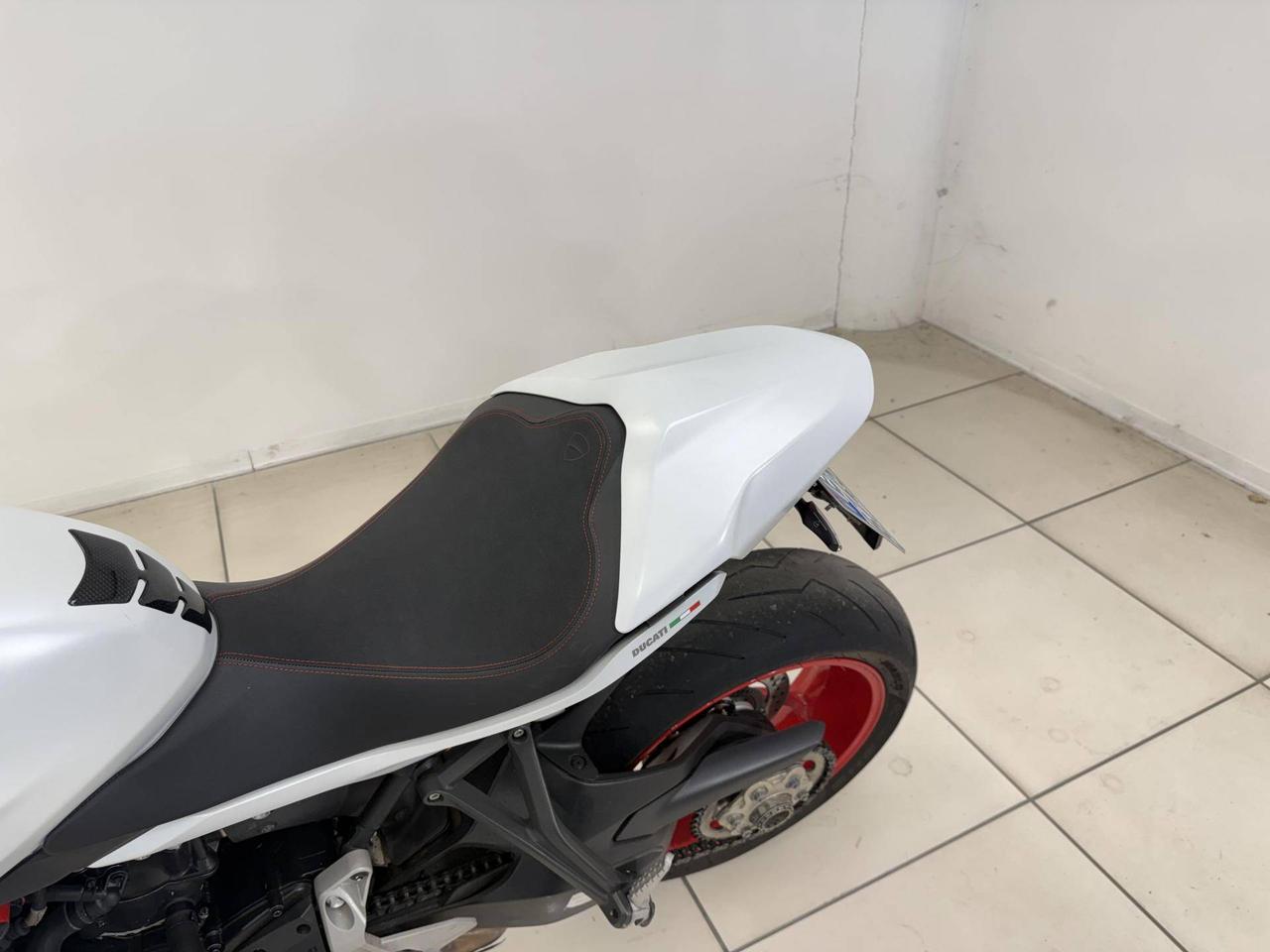 DUCATI 939 Super Sport S White