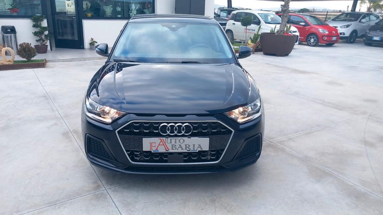 Audi A1 SPB 40 TFSI S tronic Identity Black