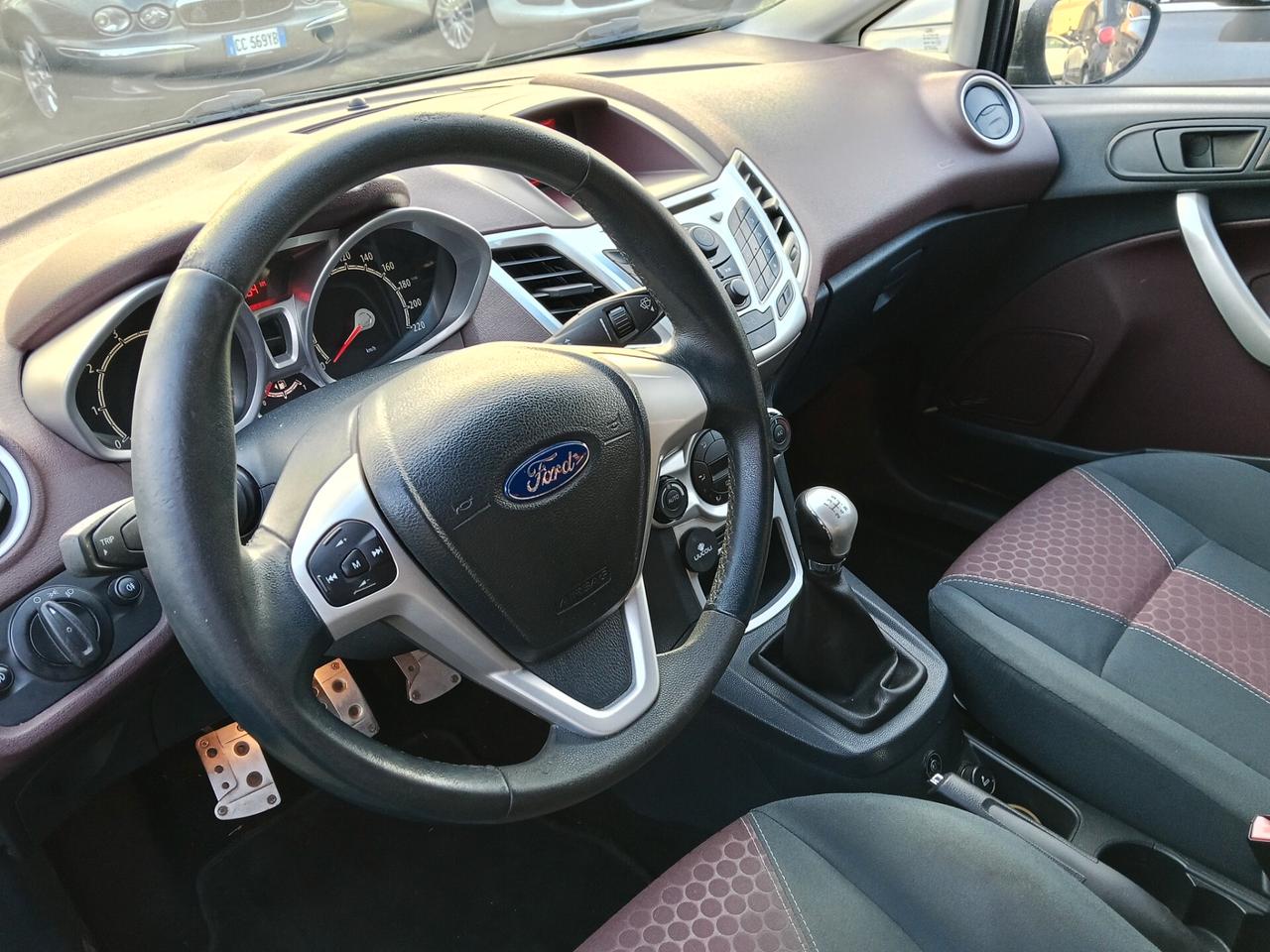 Ford Fiesta 1.4 5 porte Bz.- GPL Titanium