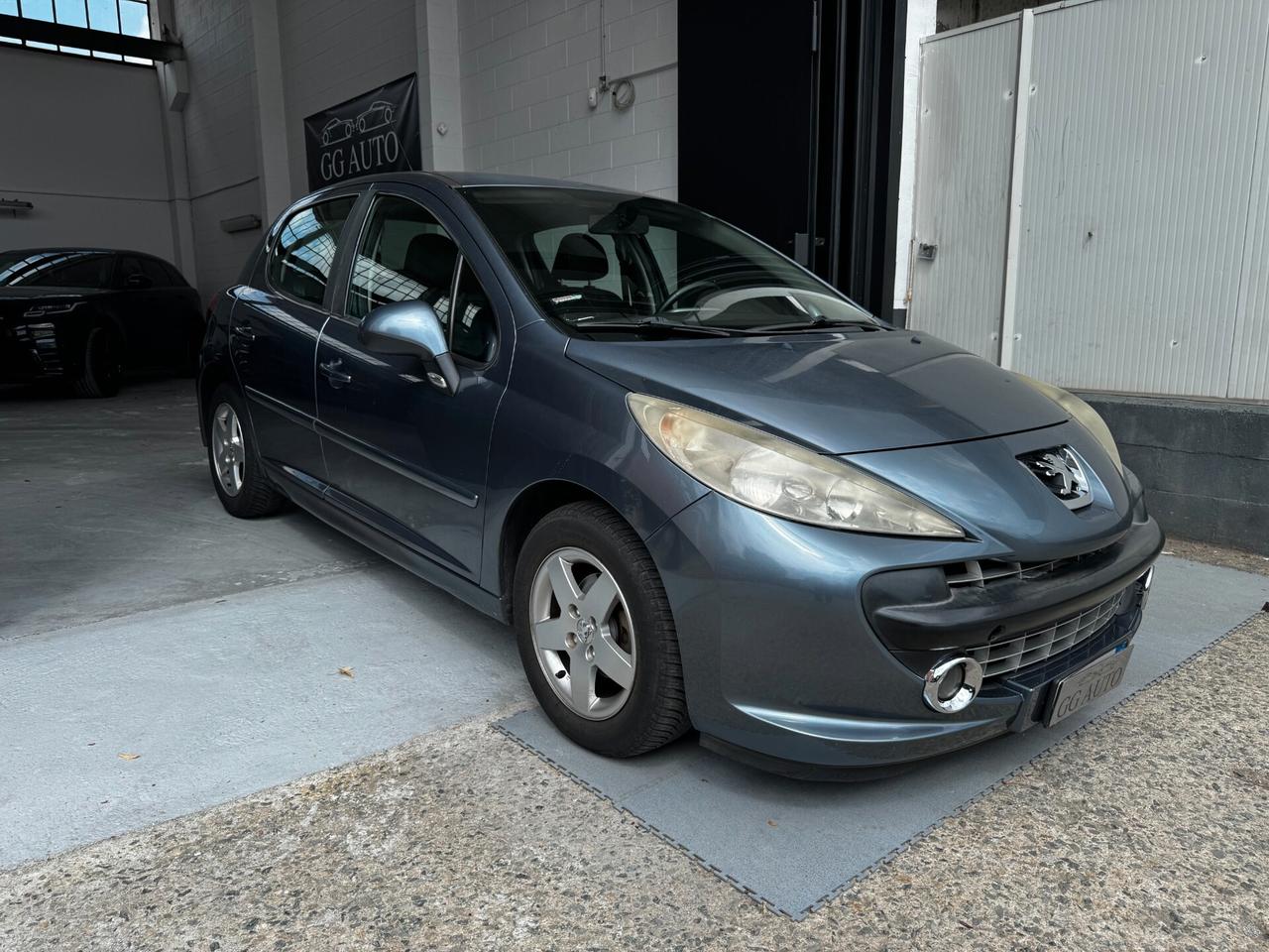 Peugeot 207 1.4 HDi 70CV 5p. ONE Line
