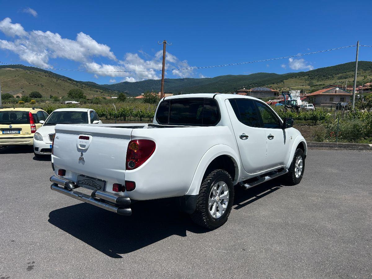MITSUBISHI - L200 d.cab 2.5 di-d Intense Plus 178cv