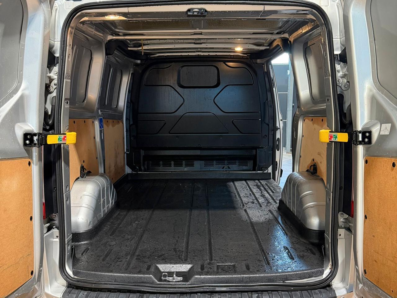 FORD TRANSIT CUSTOM 2.0 L1H1 FURG AUTOMATICO