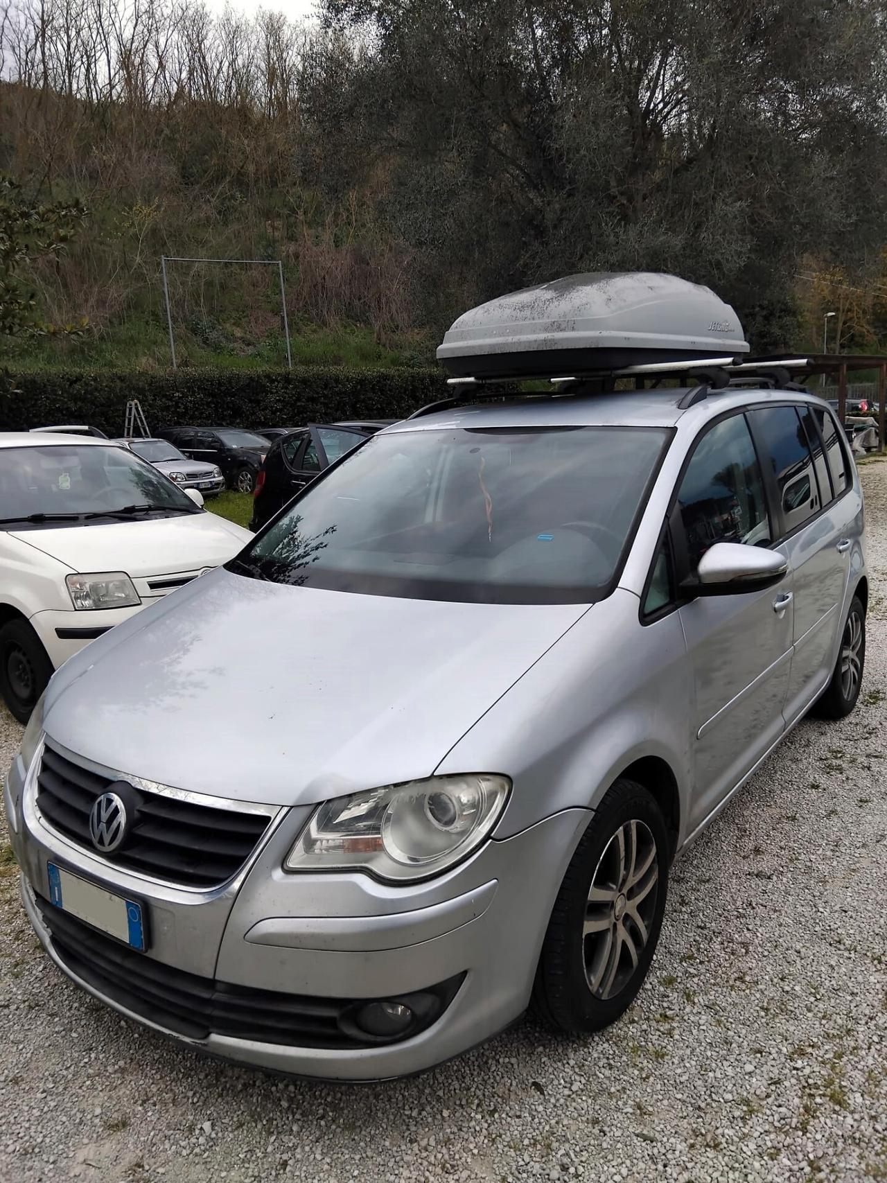 Volkswagen Touran 7 POSTI