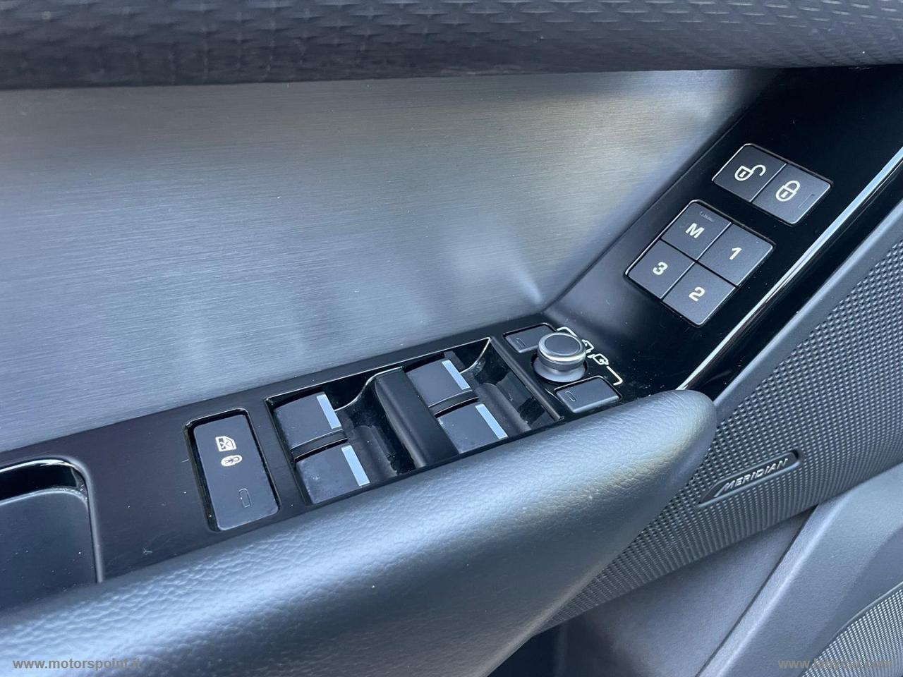 LAND ROVER RR Velar 3.0 V6 SD6 300 R-Dynamic HSE