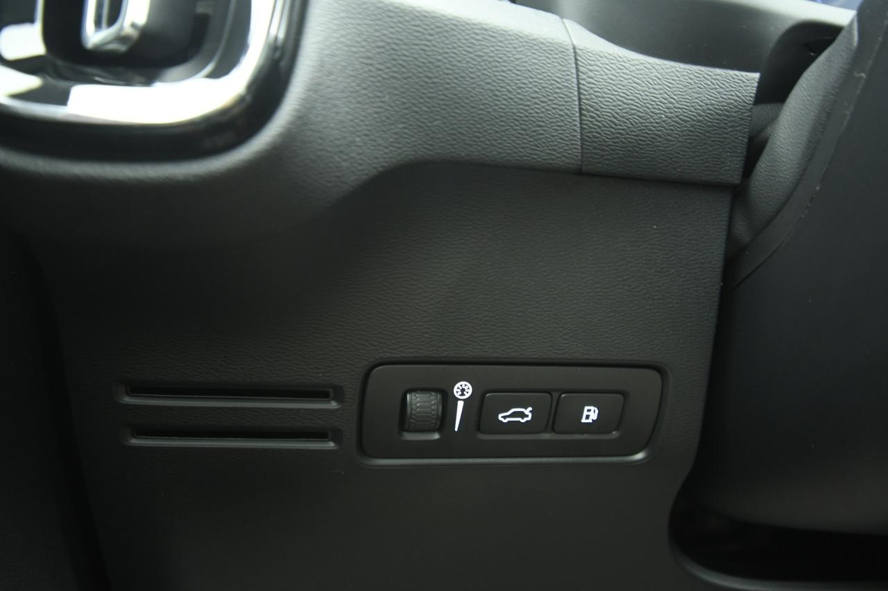 VOLVO XC40 1.5 t4 phev R-design auto my21 NEOPATENTATI+CAMERA
