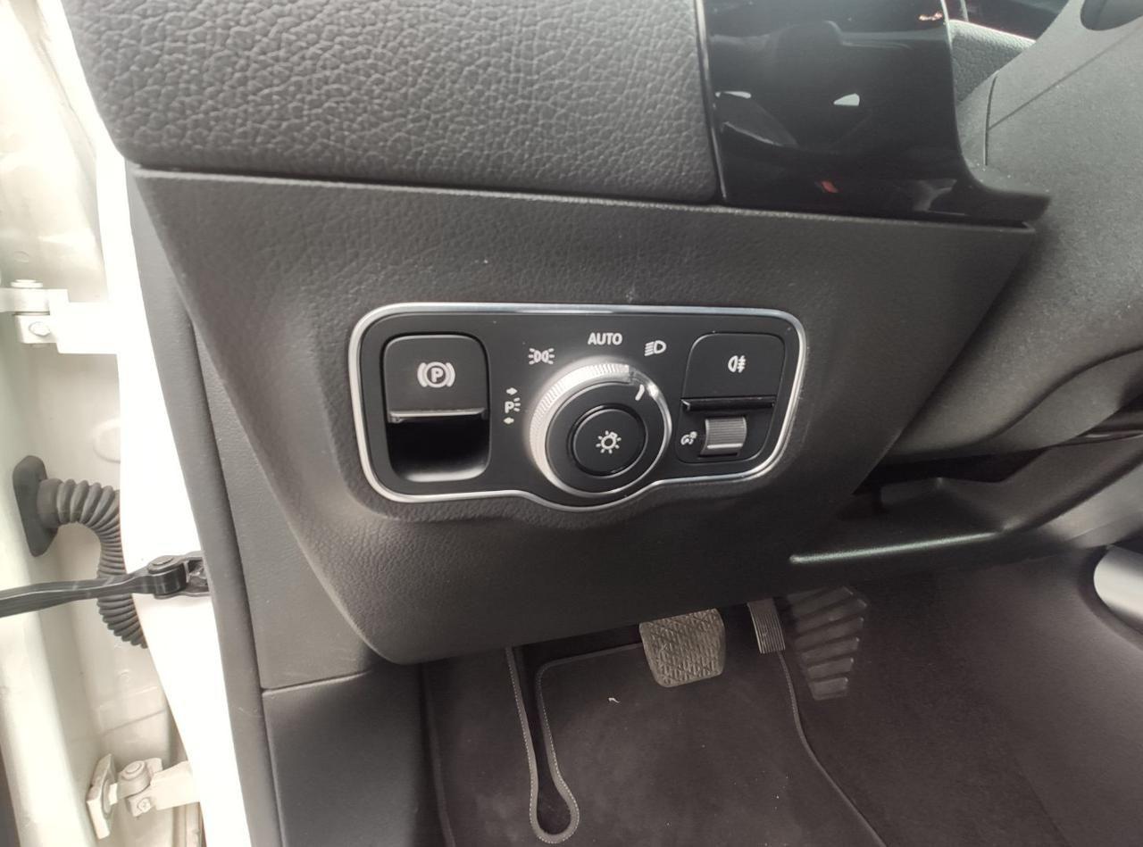 MERCEDES-BENZ GLA 200 Automatic Sport Plus