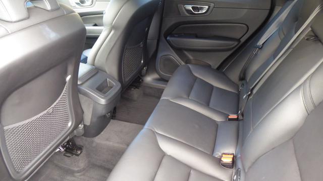 VOLVO XC60 B4 (d) AWD automatico Plus Dark