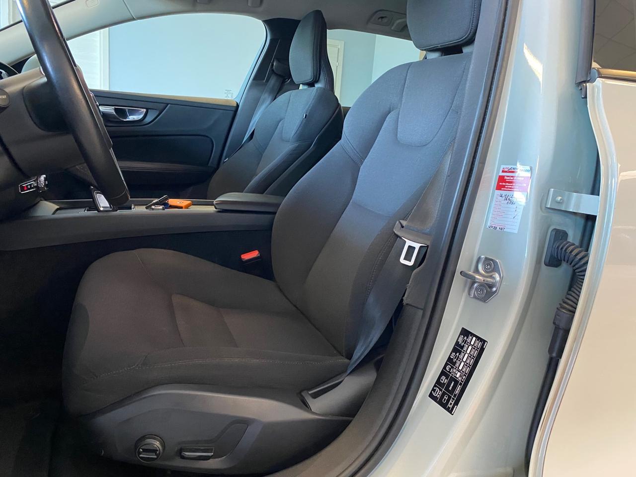 Volvo V60 B4 2.0 197 CV Geartronic Momentum Business Pro