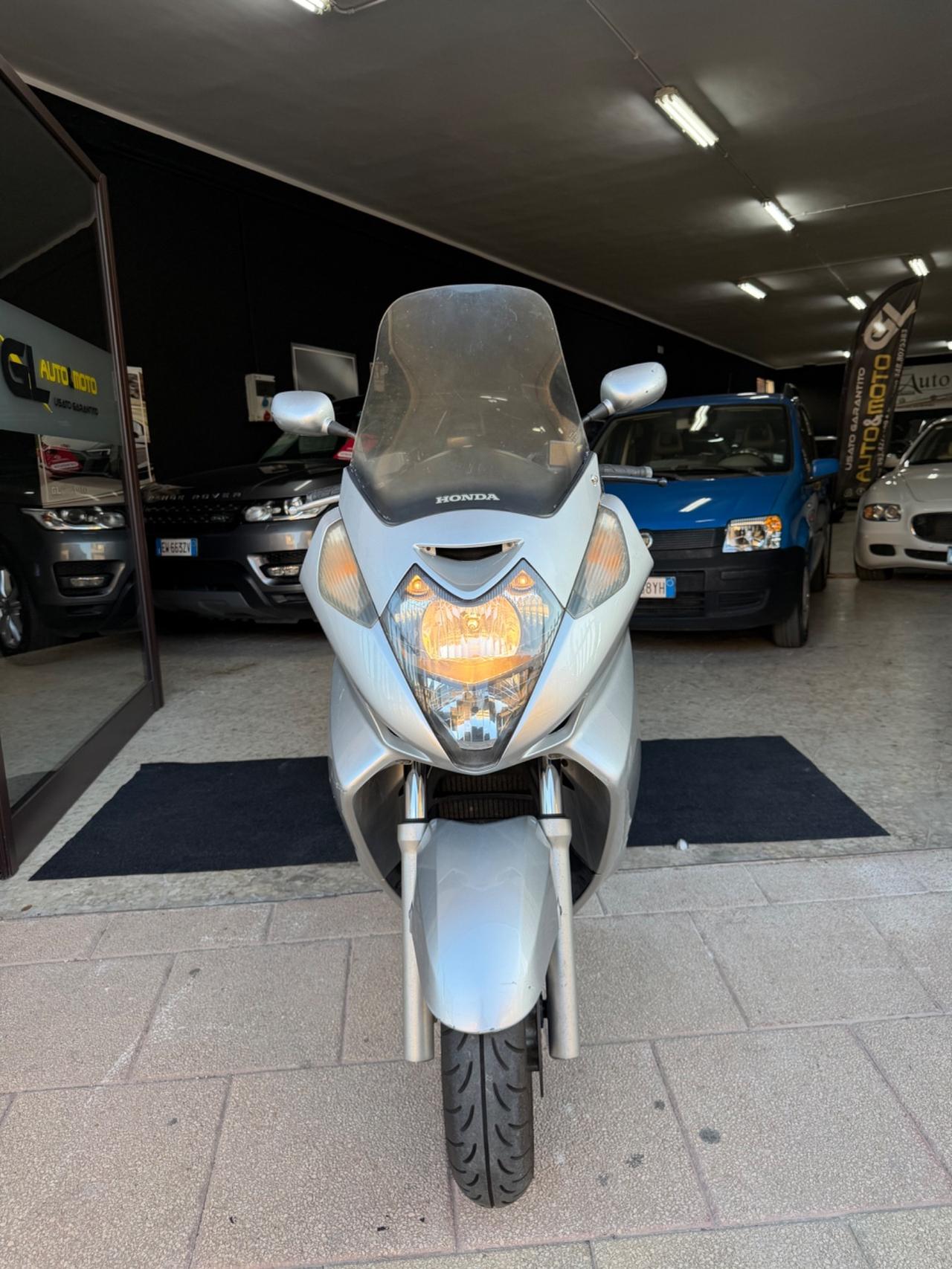 Honda Silver Wing 600 Aggressivo