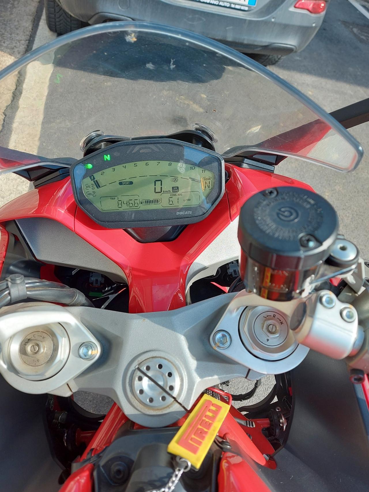 Ducati 937 super sport