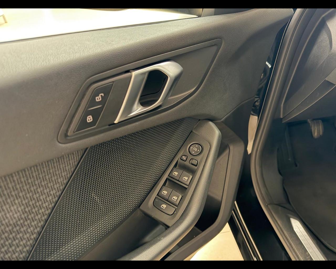 BMW Serie 1 (F40) - 116d 5p. Business Advantage