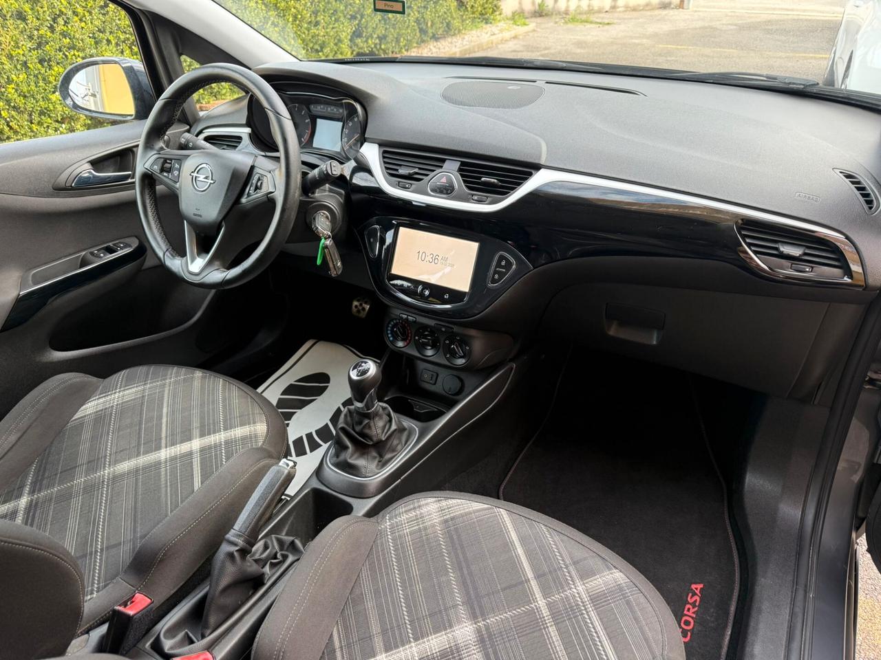 Opel Corsa 1.4 90CV Coupé b-Color