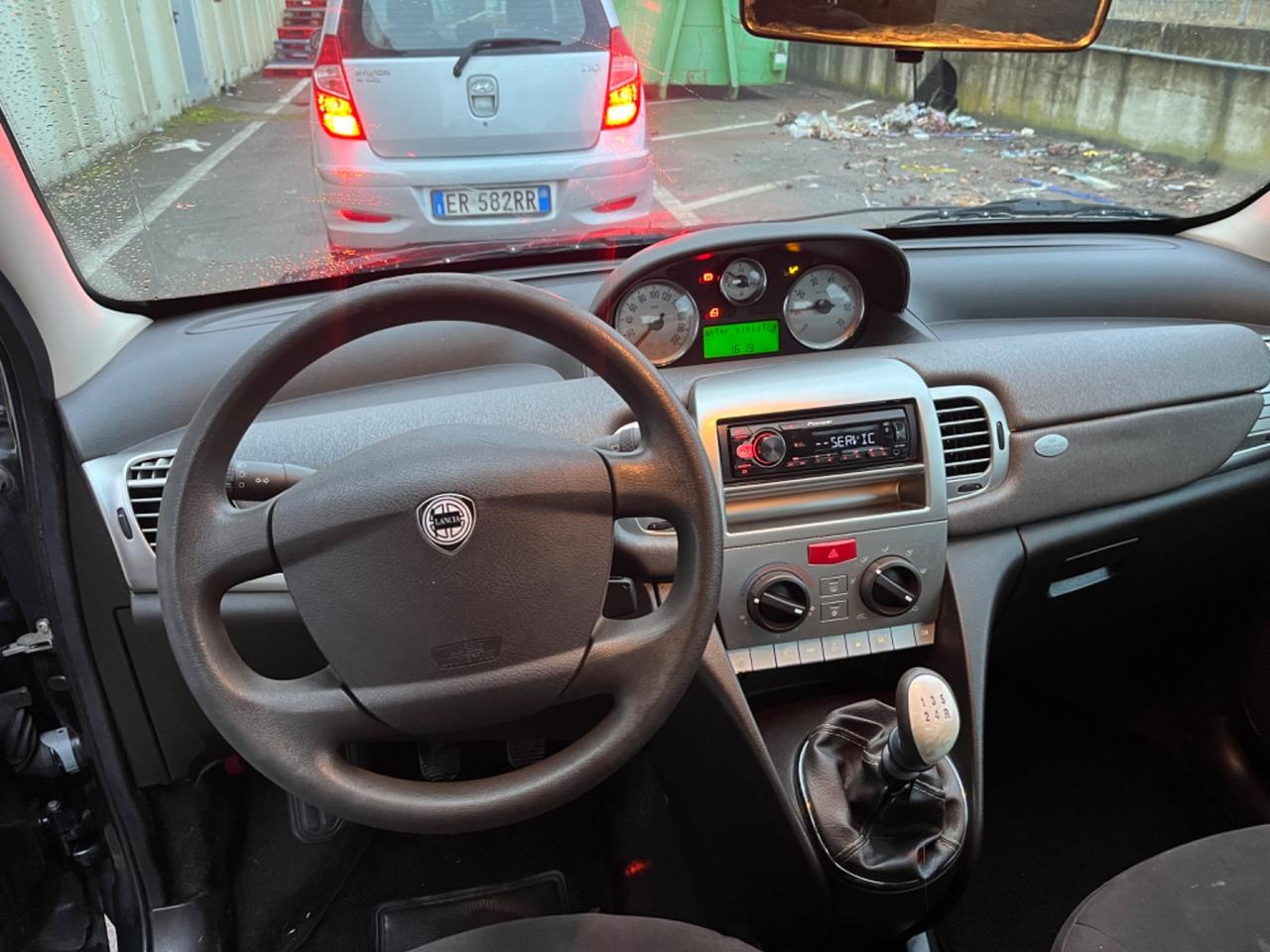 Lancia Ypsilon 1.2 benzina 2007 145.000 km neopatentati