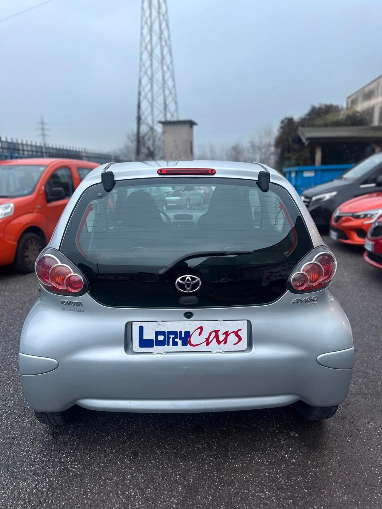 Toyota Aygo 1.0 12V VVT-i 3 porte Sol NEOPATENTATI