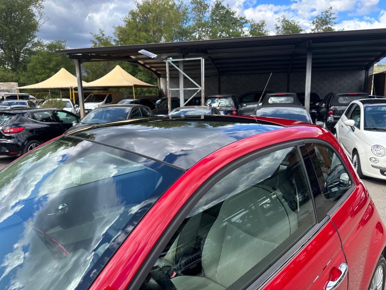 Fiat 500 1.2 Lounge rossa panoramica