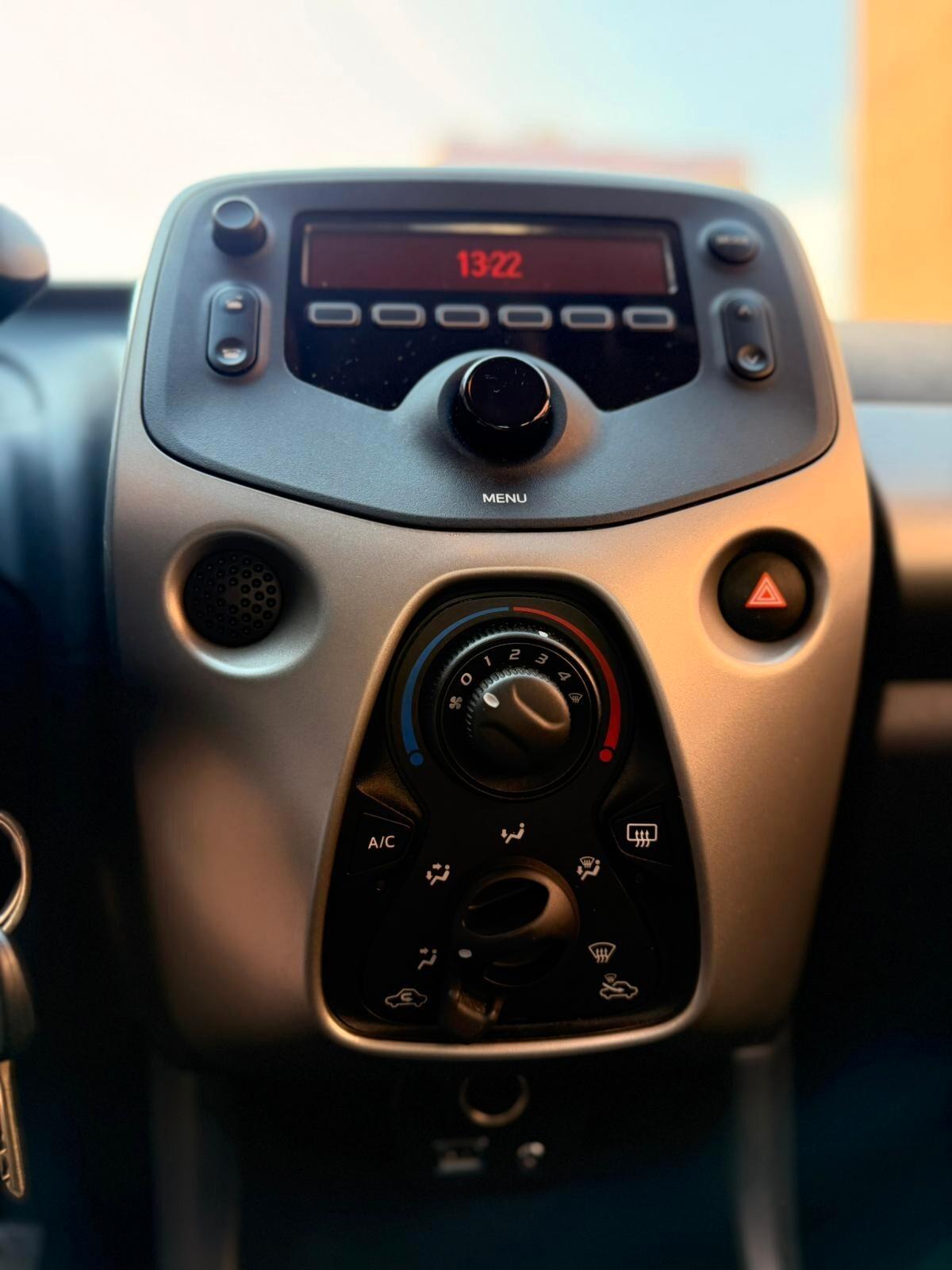 Citroen C1 VTi 68 ETG 5 porte Feel