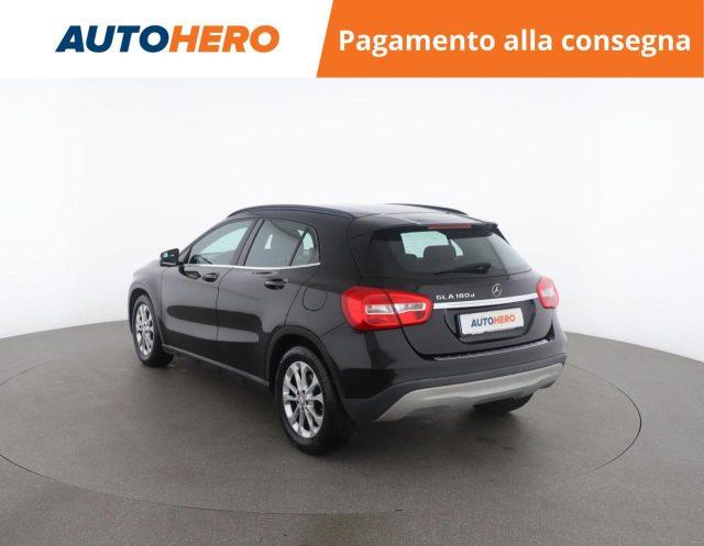 MERCEDES-BENZ GLA 180 d Business