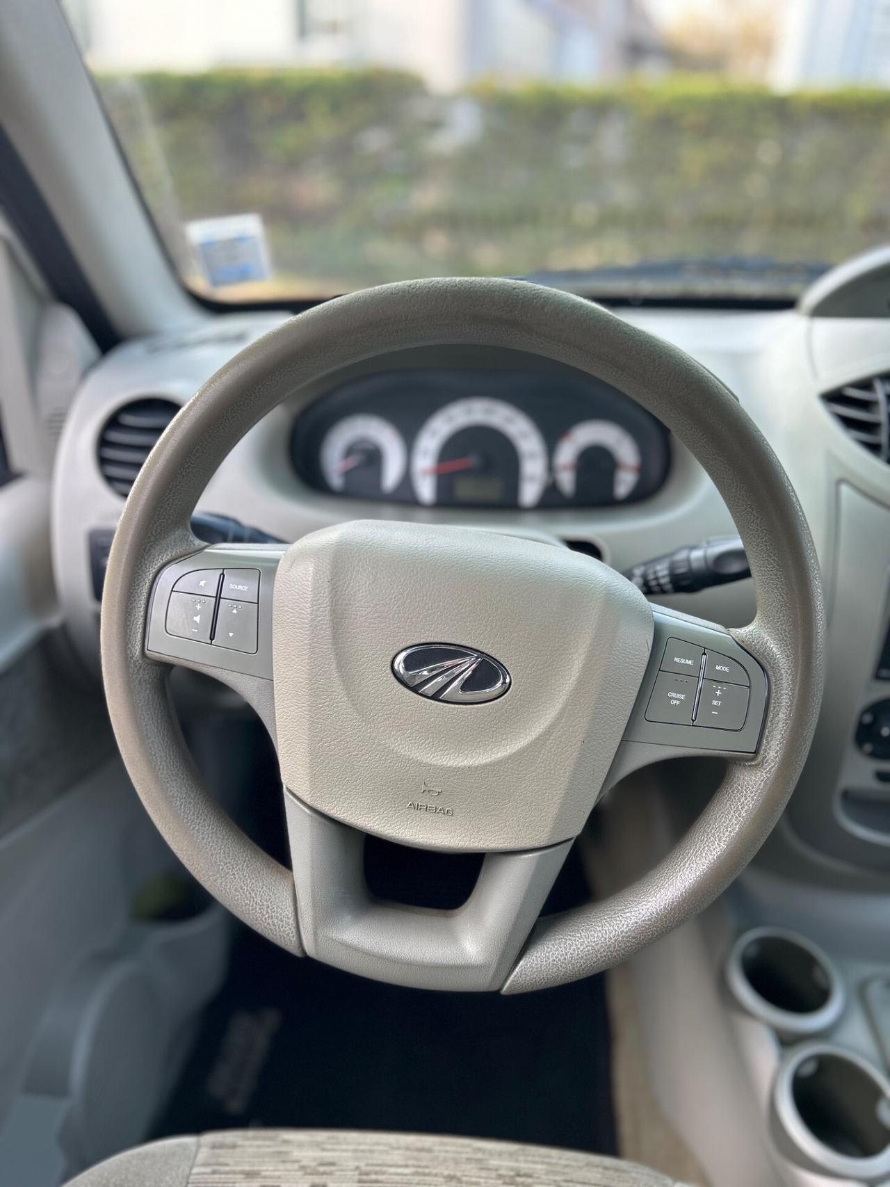 Mahindra Genio 2.2 DC4 N1