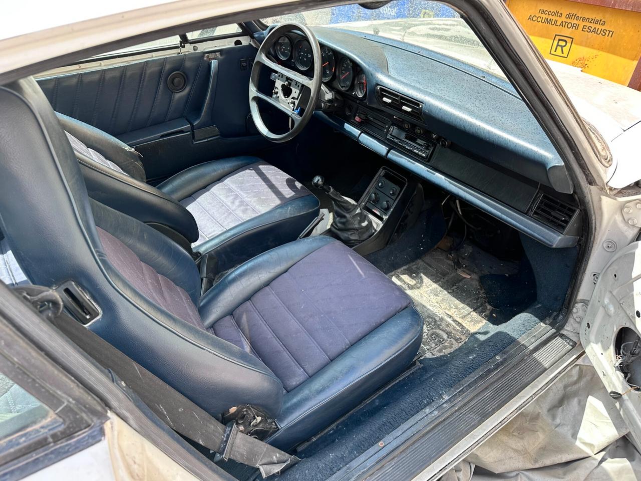 Porsche 911 Carrera 3.2 Coupé 231 cv